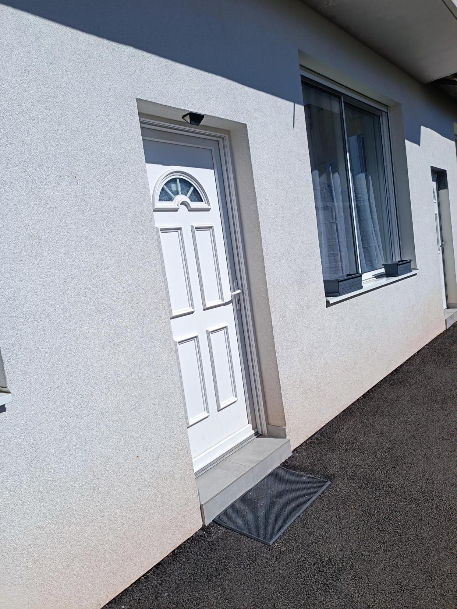 Le Studio Elegance Du Centre Oyonnax Exterior foto